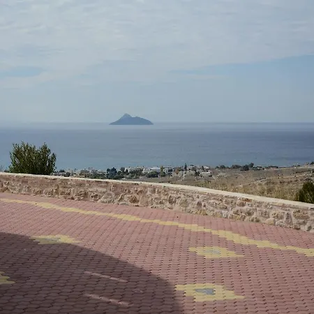 Alexandros Petrino Nyaraló